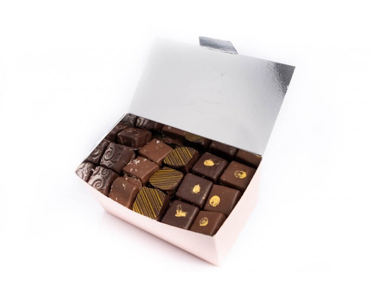 Ballotin de chocolats by Amandine Chocolatier