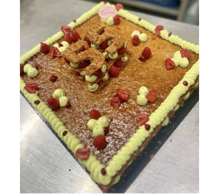 Milles Feuilles Framboise Pistache -  by Amandine Patisserie