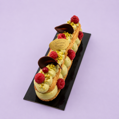 Éclair Framboise Pistache